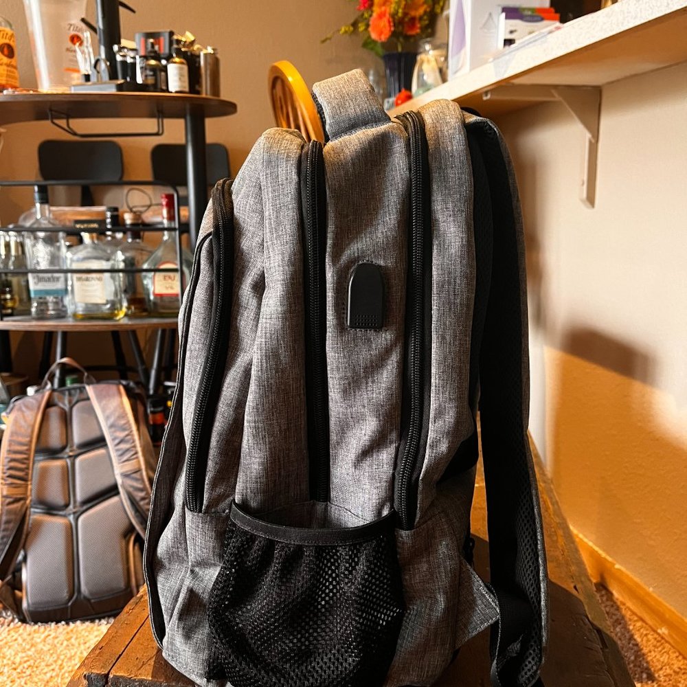 Matein Backpack - Picture 2 of 6